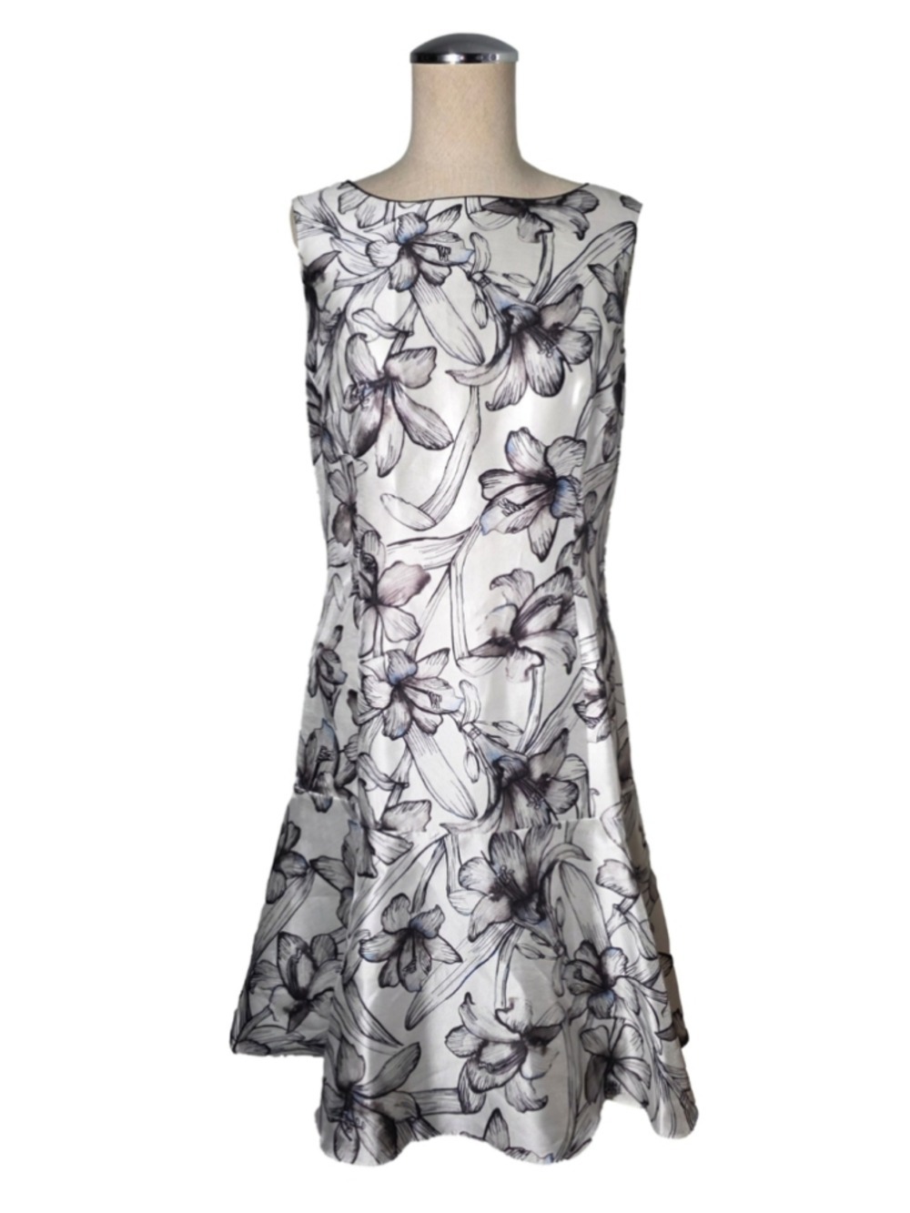 Reiss Onyx Printed Flare Dress Sleeveless Fit & Flare Floral Size 8 Off White - Picture 2 of 10